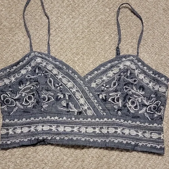 American Eagle embroidered bra floral crop top - Picture 1 of 3